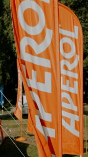 Flow Events ja Cuu Club lõid käed ning tõid linna südamesse 4 päeva kestev Vahemere hõngulise Aperoli peo! 
Telk, kus aeg seisis, muusika kõlas, ja Aperol voolas!
Kõige ägedamad baari tüdrukud, linna parimad DJ-d ja loomulikult – parim jook otse päikesest!

#AperolVibes #FlowEvents #CuuClub #AperolSpritz #SummerMood #MediterraneanMagic #PartyOfTheSummer #TallinnEvents #BestVibesInTown #DJlife #BarBabes #OrangeFeels #VahemerePidu #AperolTelk #WeekendToRemember