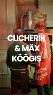 Kui Clicherik & Mäx satuvad kööki, on tulemuseks mitte lihtsalt hitt, vaid Peetri Pitsa hitt!
Seekord tehakse päris pitsat — karbis, oma kätega, oma stiilis.
Muusika, nälg ja looming ühes köögis 
Sest vahel on elu kõige parem siis, kui kõik on natuke… karbis 
Ja eriti siis, kui see karp tuleb Peetri Pitsast #PeetriPitsa #Clicherik #Mäx #ClicherikJaMäx #EestiMuusika #räpp #EestiRäpp #pitsa #pizza #pitsakarbis #foodvideo #foodvibes #brandcollab #videoreklaam #eestisisu #eestisisuloojad #creativekitchen #reelsoftheday #musicandfood #collab #EestiArtistid